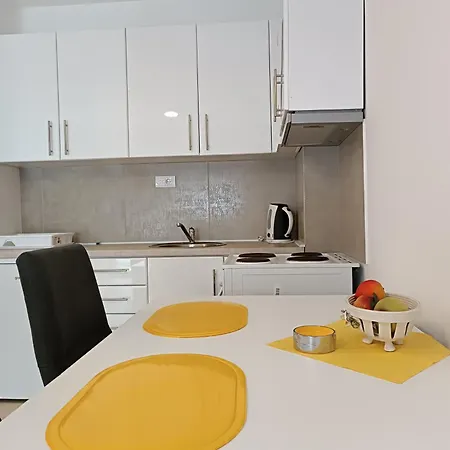 Mirabela Apartment *