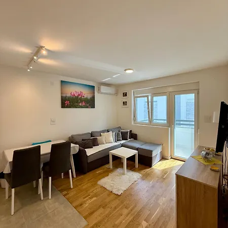 Apartman Mirabela *