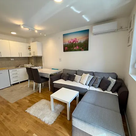 Apartment Mirabela